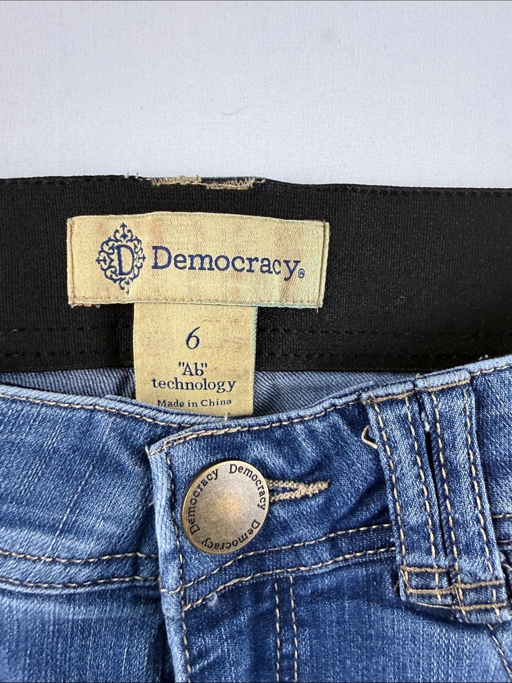 Democracy Ab Solution Crop Jeans Women's Size 6 Stretch Denim - Picture 5 of 9